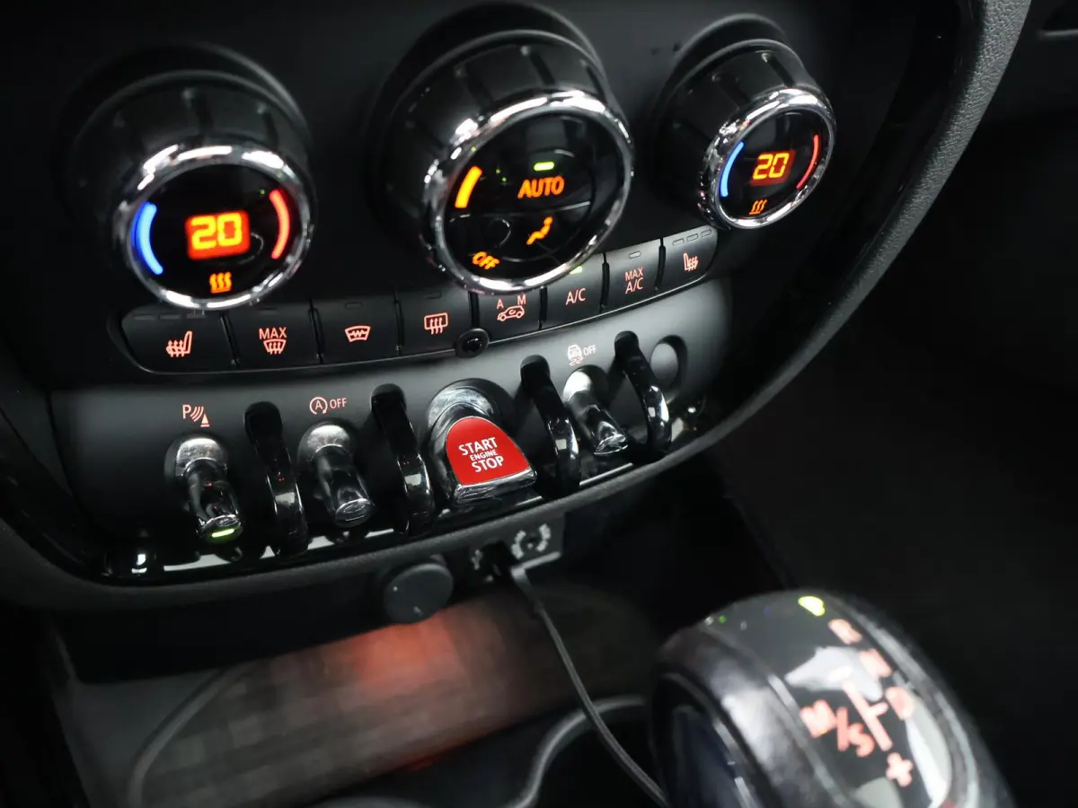 2.0 COOPER S 192 PK AUT. + TREKHAAK | PANORAMA | ADAPTIVE CRUISE | CAMERA | STOELVERW. | HARMAN/KARDON