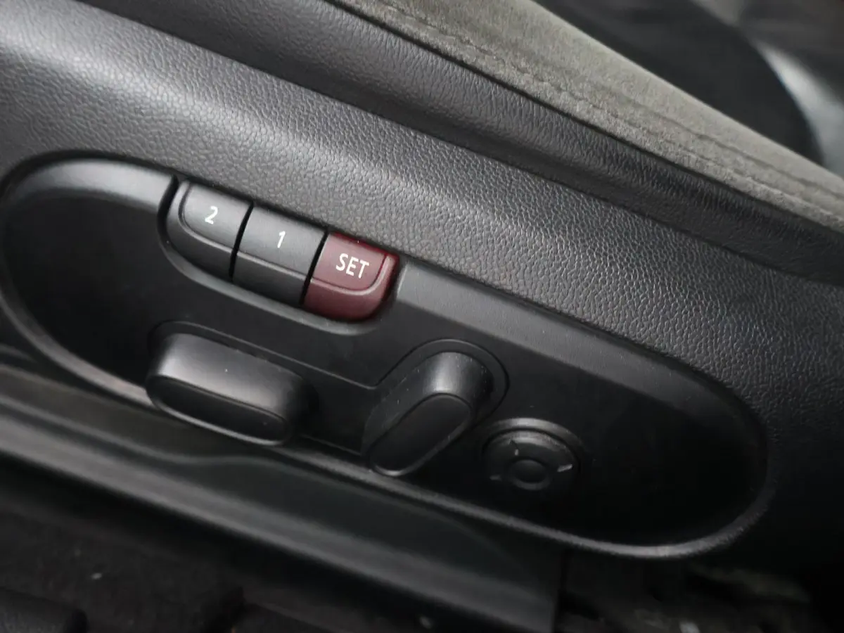 2.0 COOPER S 192 PK AUT. + TREKHAAK | PANORAMA | ADAPTIVE CRUISE | CAMERA | STOELVERW. | HARMAN/KARDON