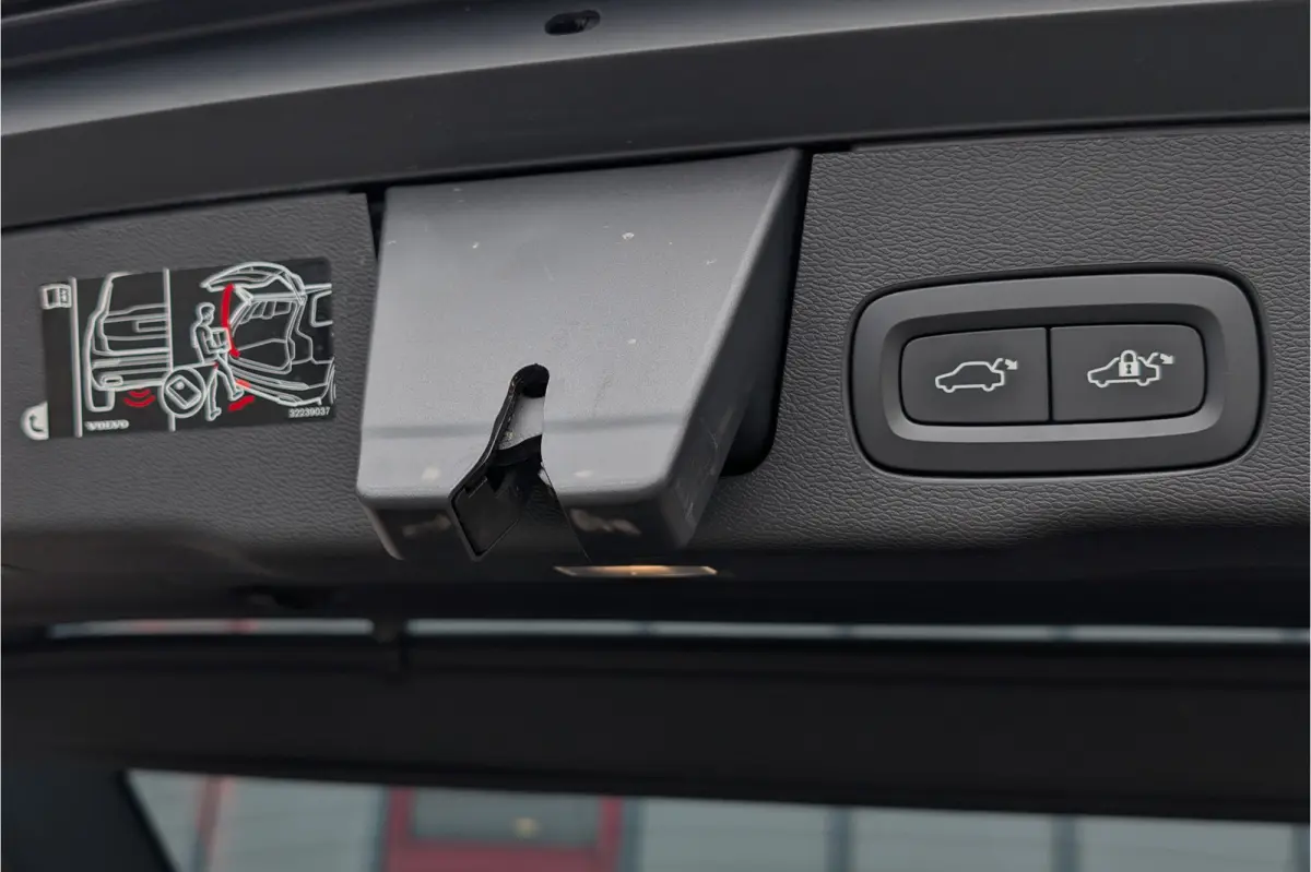 2.0 Recharge T6 AWD R-Design Black Trekhaak