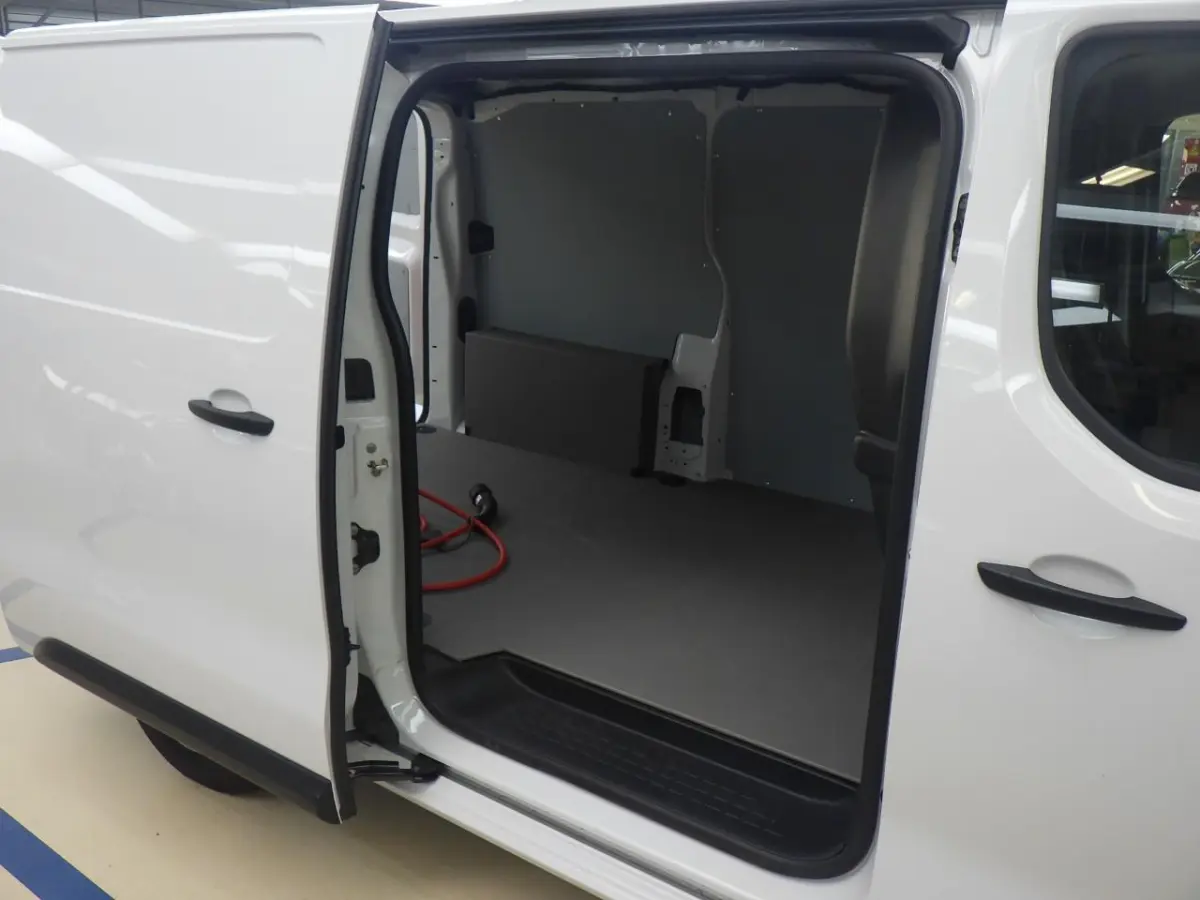 L2 75 kWh CARPLAY DRAADLOOS | TOT 8 JAAR GARANTIE | BETIMMERING LAADRUIMTE