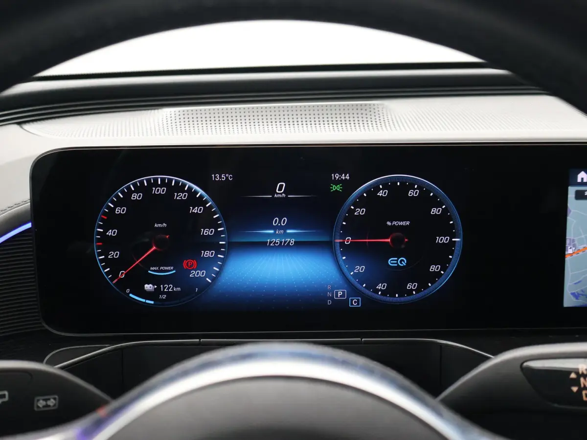 400 4MATIC AMG SPORT 80 kWh + 21 INCH | TREKHAAK | BURMESTER | SCHUIFDAK | HEAD-UP | 360 CAMERA