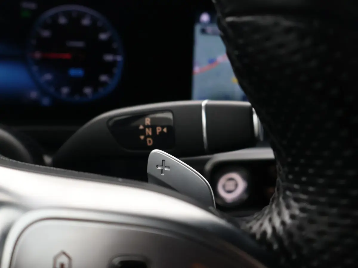 400 4MATIC AMG SPORT 80 kWh + 21 INCH | TREKHAAK | BURMESTER | SCHUIFDAK | HEAD-UP | 360 CAMERA