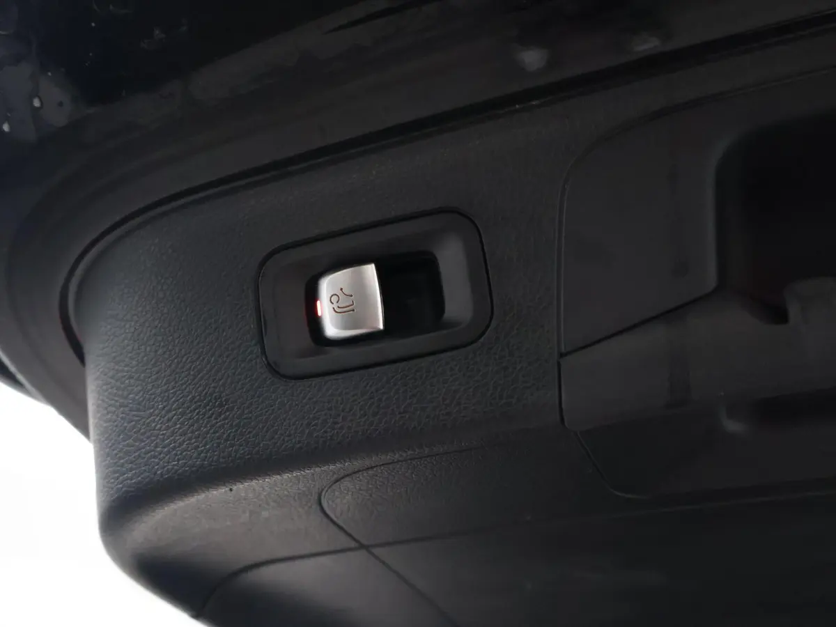 400 4MATIC AMG SPORT 80 kWh + 21 INCH | TREKHAAK | BURMESTER | SCHUIFDAK | HEAD-UP | 360 CAMERA