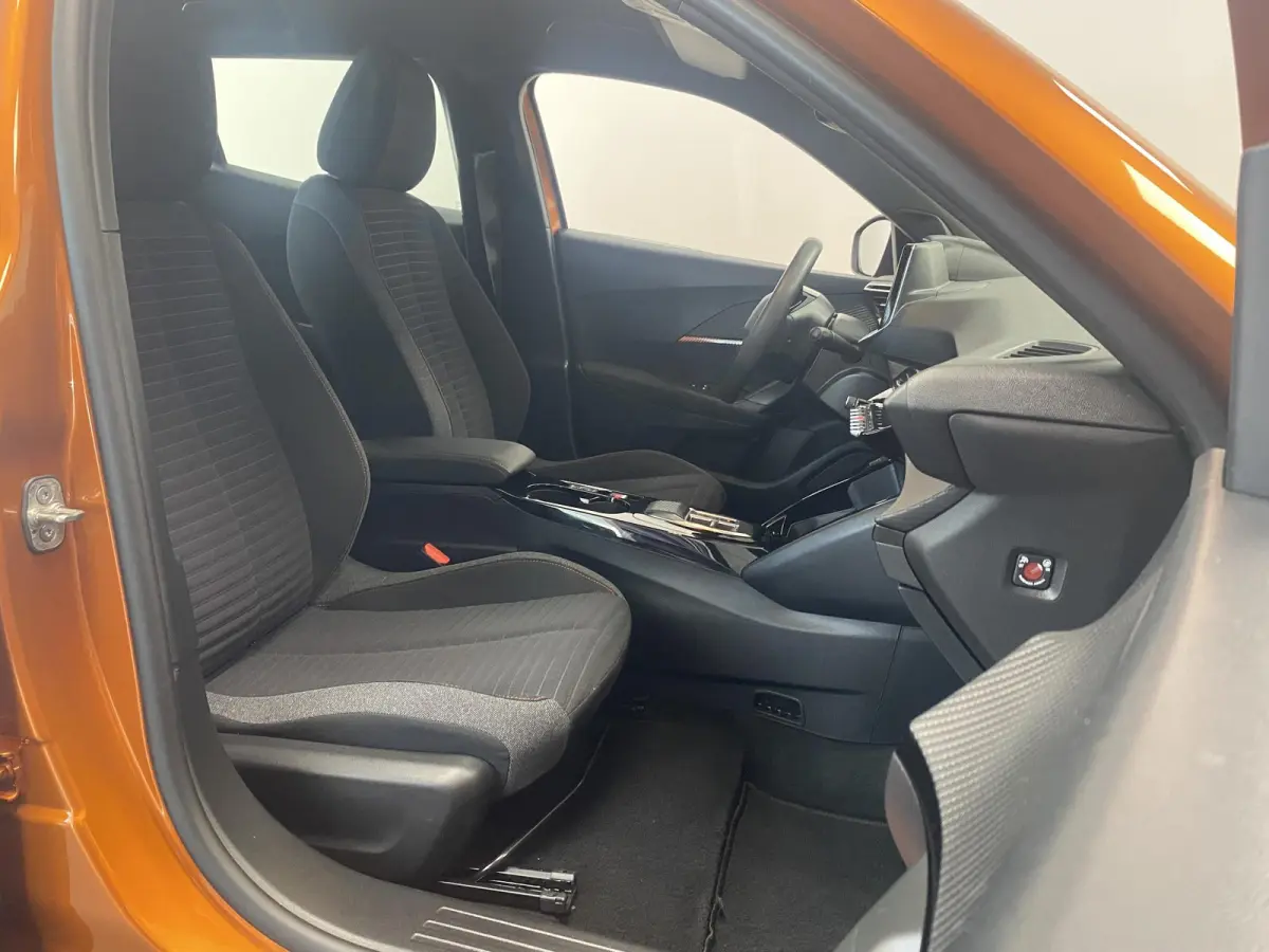 EV Active Pack 50 kWh | Apple Carplay & Android Auto | 16 inch LMV | Airco | 25 DKM l SOH 100%