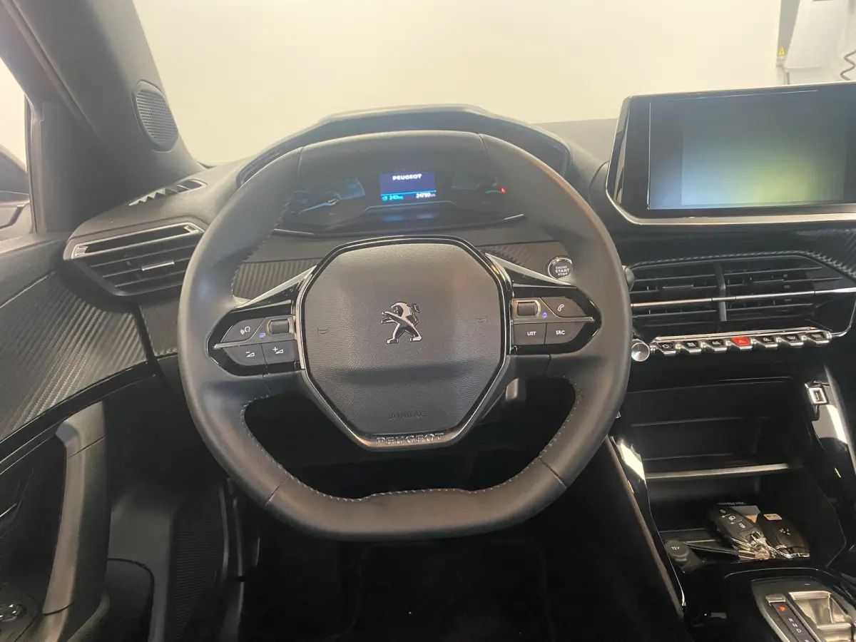 EV Active Pack 50 kWh | Apple Carplay & Android Auto | 16 inch LMV | Airco | 25 DKM l SOH 100%
