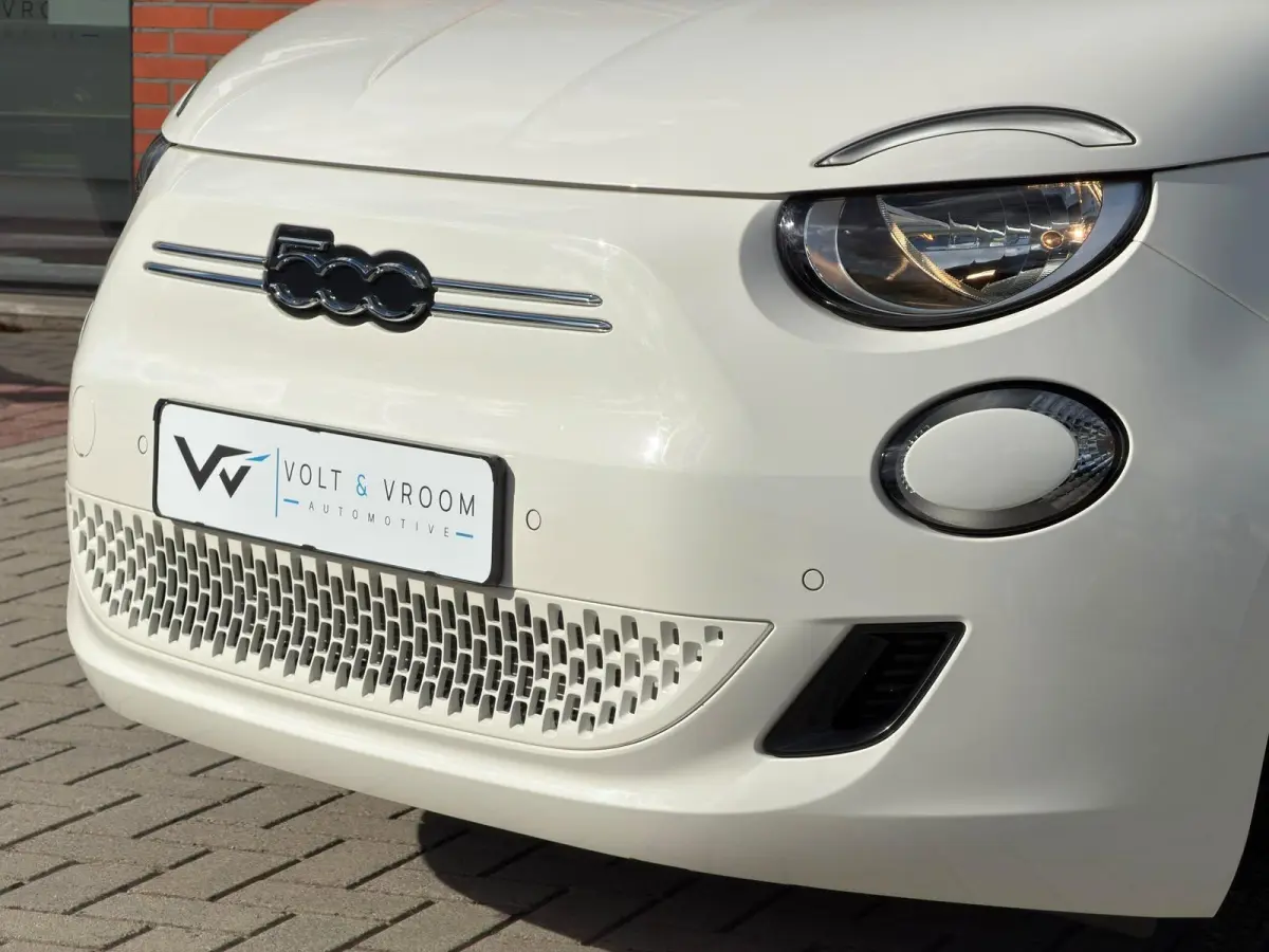Cabrio Urban 42 kWh | 1 Eig | CarPlay | Cabriolet | BTW | LED | Stoelverwarming | Keyless | Cruise Control | Nieuwstaat !