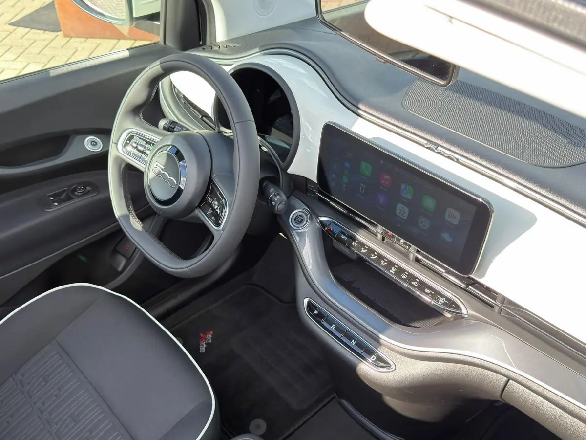 Cabrio Urban 42 kWh | 1 Eig | CarPlay | Cabriolet | BTW | LED | Stoelverwarming | Keyless | Cruise Control | Nieuwstaat !