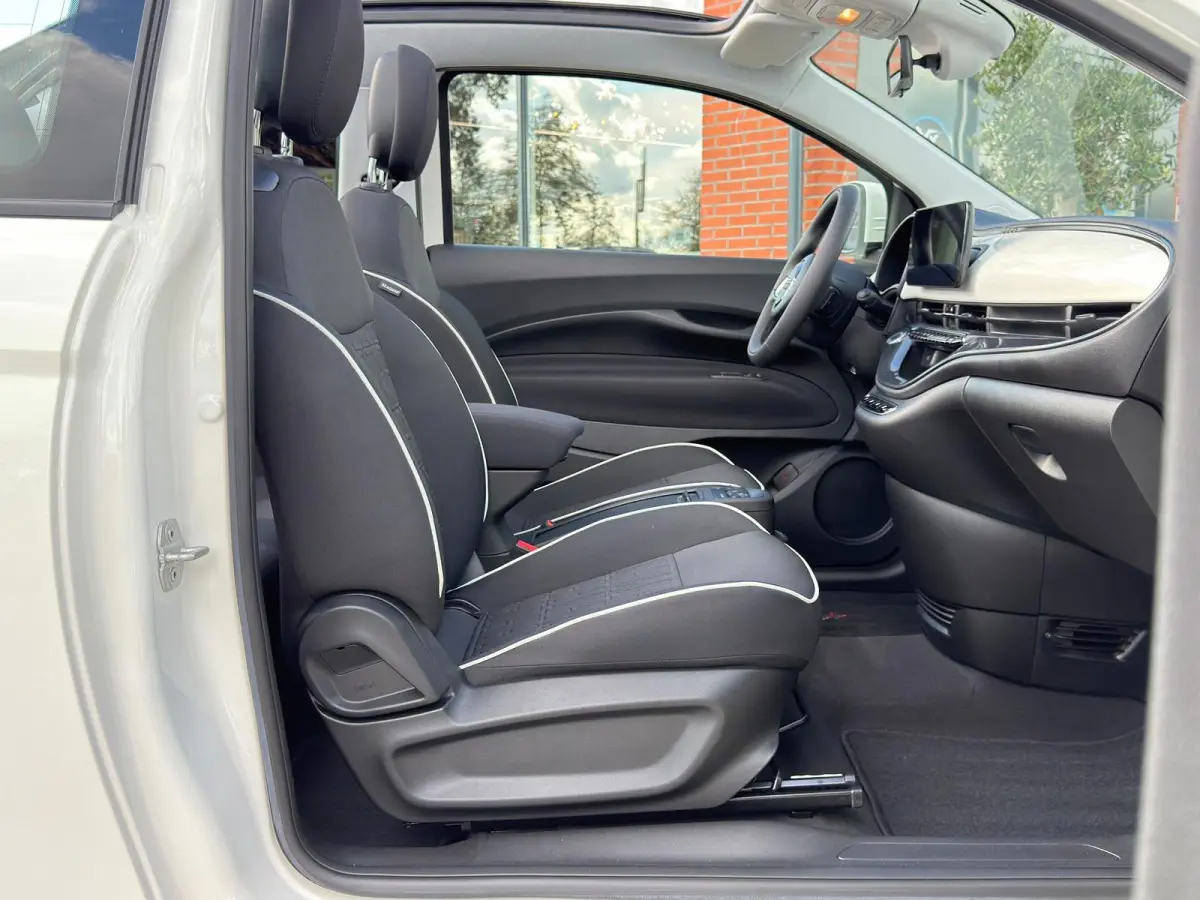Cabrio Urban 42 kWh | 1 Eig | CarPlay | Cabriolet | BTW | LED | Stoelverwarming | Keyless | Cruise Control | Nieuwstaat !