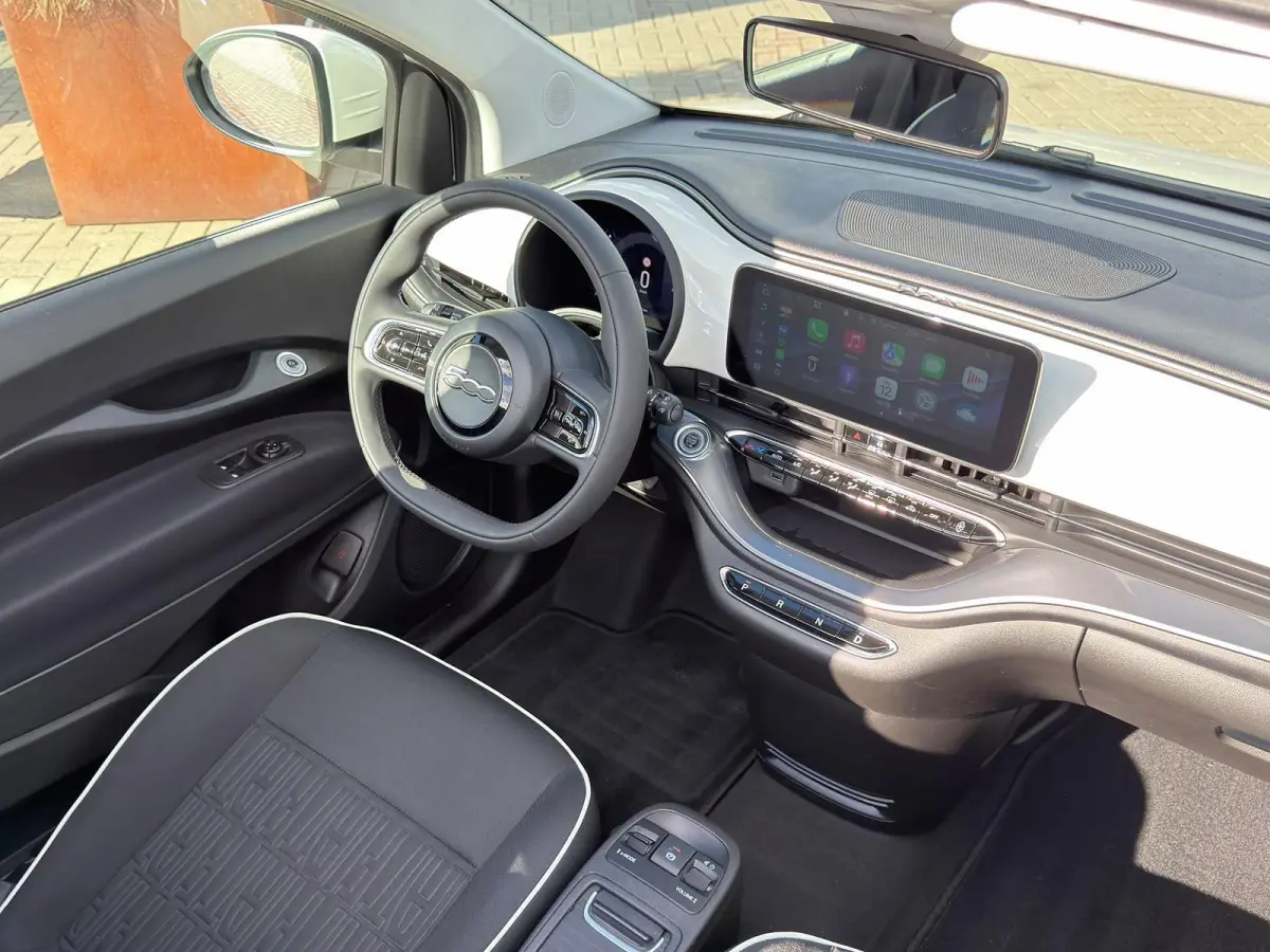 Cabrio Urban 42 kWh | 1 Eig | CarPlay | Cabriolet | BTW | LED | Stoelverwarming | Keyless | Cruise Control | Nieuwstaat !