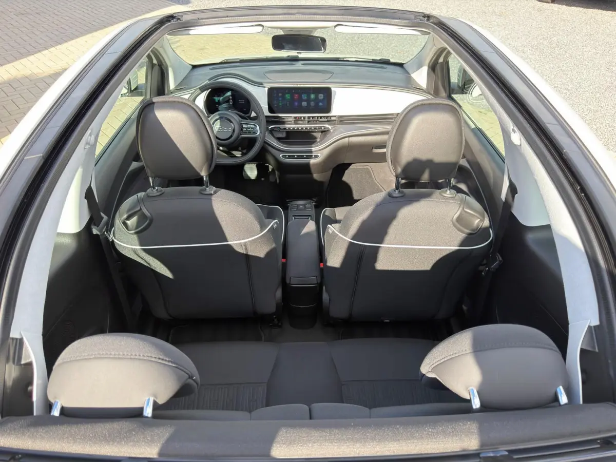 Cabrio Urban 42 kWh | 1 Eig | CarPlay | Cabriolet | BTW | LED | Stoelverwarming | Keyless | Cruise Control | Nieuwstaat !