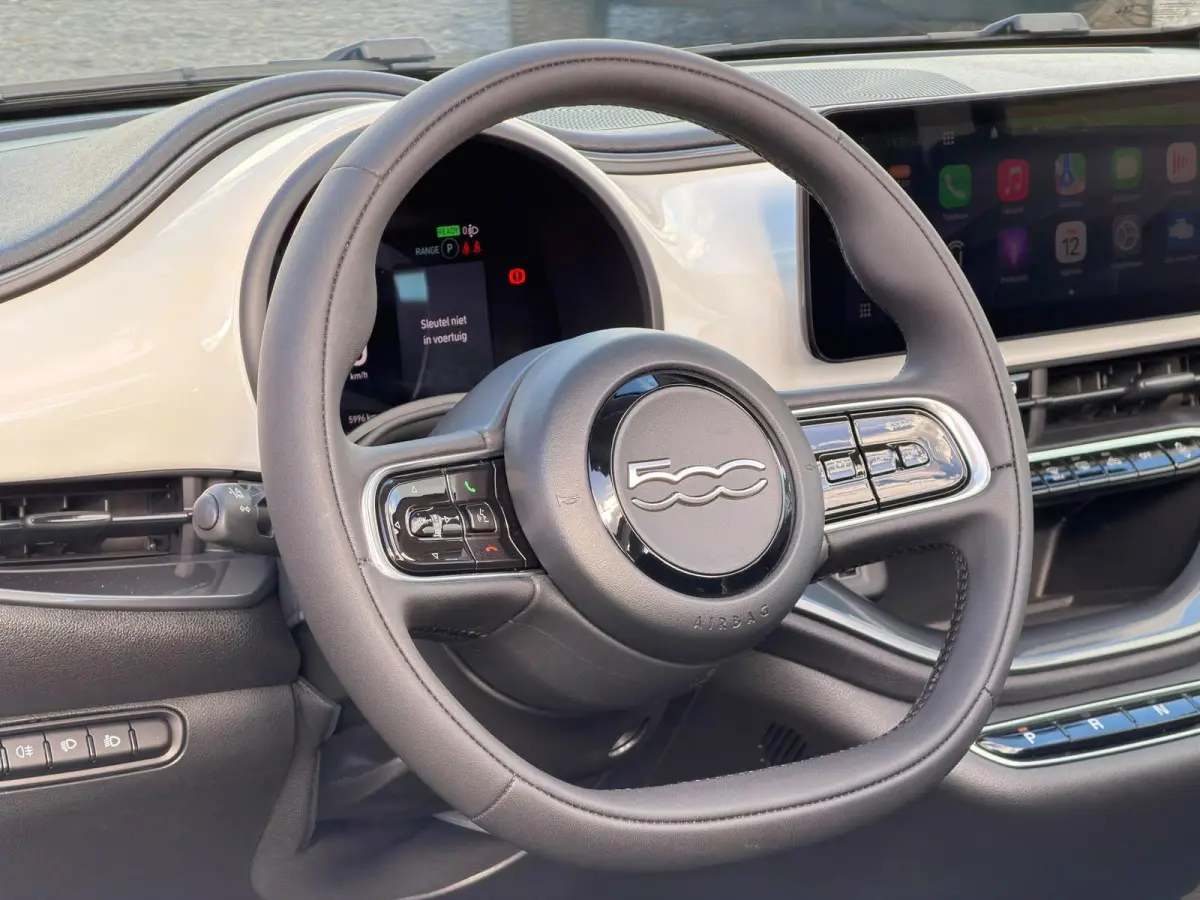Cabrio Urban 42 kWh | 1 Eig | CarPlay | Cabriolet | BTW | LED | Stoelverwarming | Keyless | Cruise Control | Nieuwstaat !