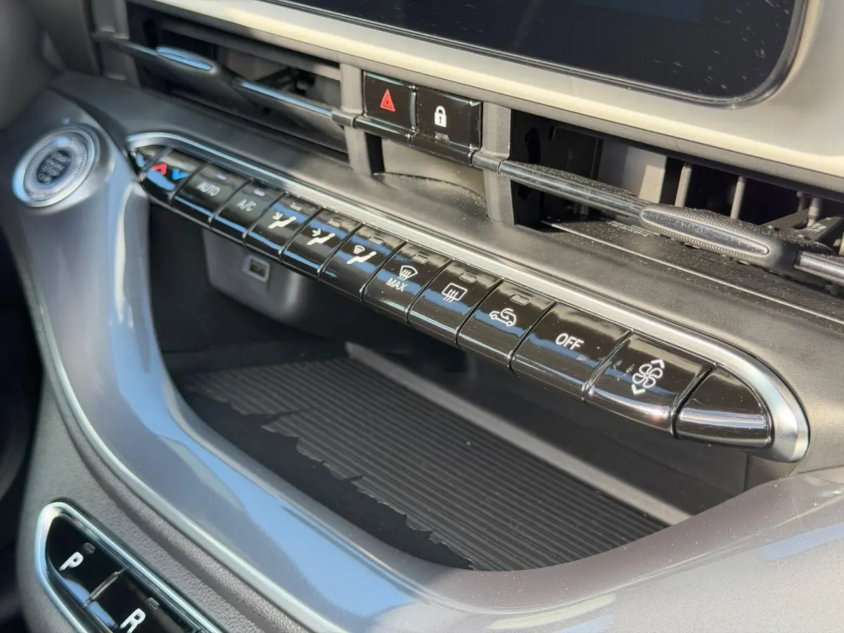 Cabrio Urban 42 kWh | 1 Eig | CarPlay | Cabriolet | BTW | LED | Stoelverwarming | Keyless | Cruise Control | Nieuwstaat !