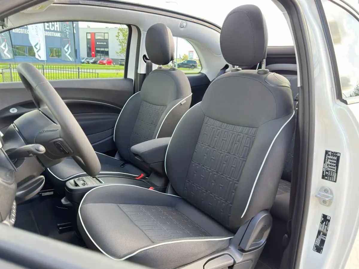 Cabrio Urban 42 kWh | 1 Eig | CarPlay | Cabriolet | BTW | LED | Stoelverwarming | Keyless | Cruise Control | Nieuwstaat !