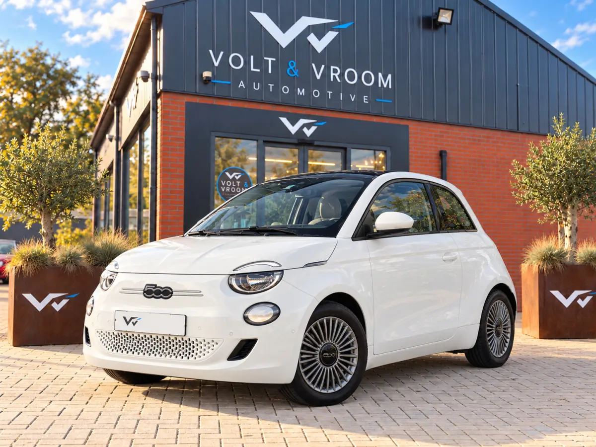 Cabrio Urban 42 kWh | 1 Eig | CarPlay | Cabriolet | BTW | LED | Stoelverwarming | Keyless | Cruise Control | Nieuwstaat !