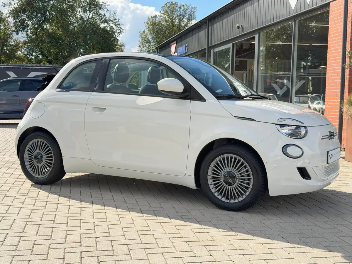 Cabrio Urban 42 kWh | 1 Eig | CarPlay | Cabriolet | BTW | LED | Stoelverwarming | Keyless | Cruise Control | Nieuwstaat !