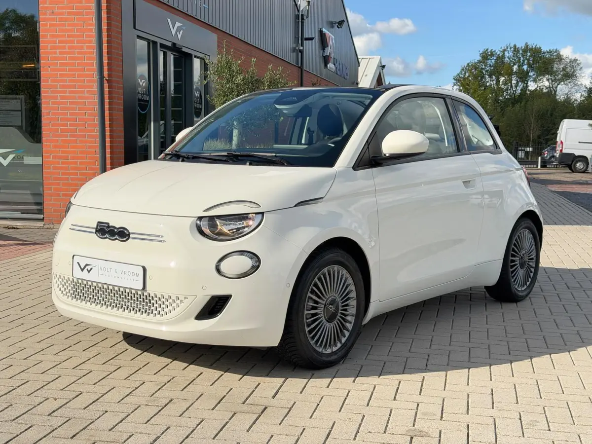 Cabrio Urban 42 kWh | 1 Eig | CarPlay | Cabriolet | BTW | LED | Stoelverwarming | Keyless | Cruise Control | Nieuwstaat !