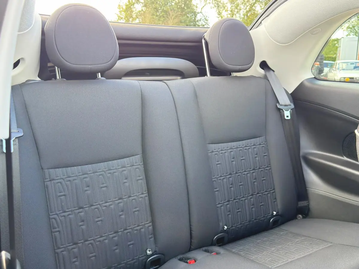 Cabrio Urban 42 kWh | 1 Eig | CarPlay | Cabriolet | BTW | LED | Stoelverwarming | Keyless | Cruise Control | Nieuwstaat !