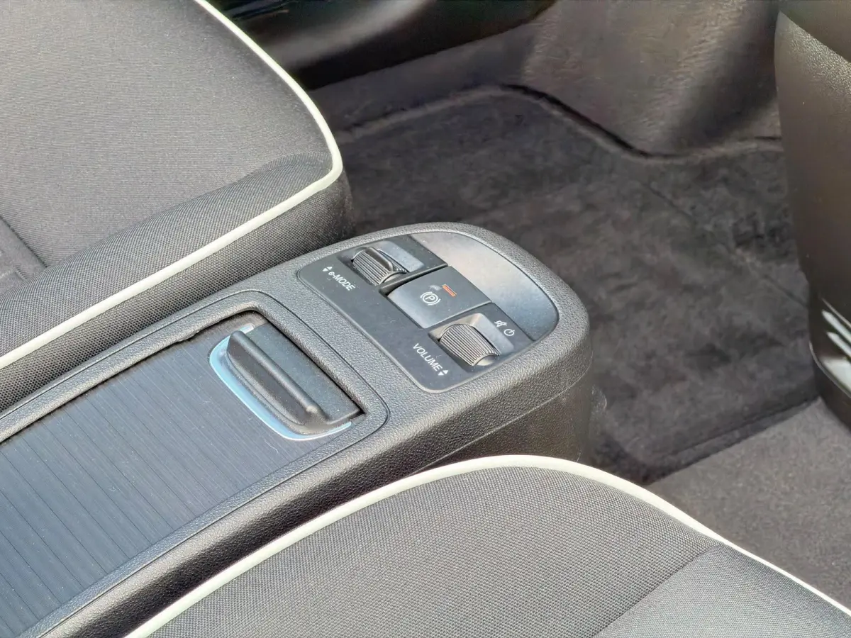 Cabrio Urban 42 kWh | 1 Eig | CarPlay | Cabriolet | BTW | LED | Stoelverwarming | Keyless | Cruise Control | Nieuwstaat !