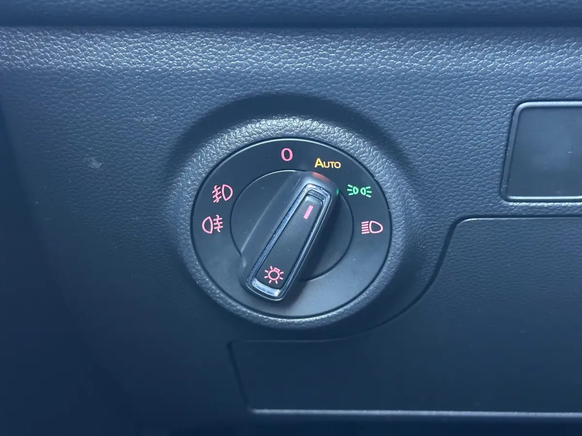 1.0 TSI FR Business Intense Aut Navi Carplay