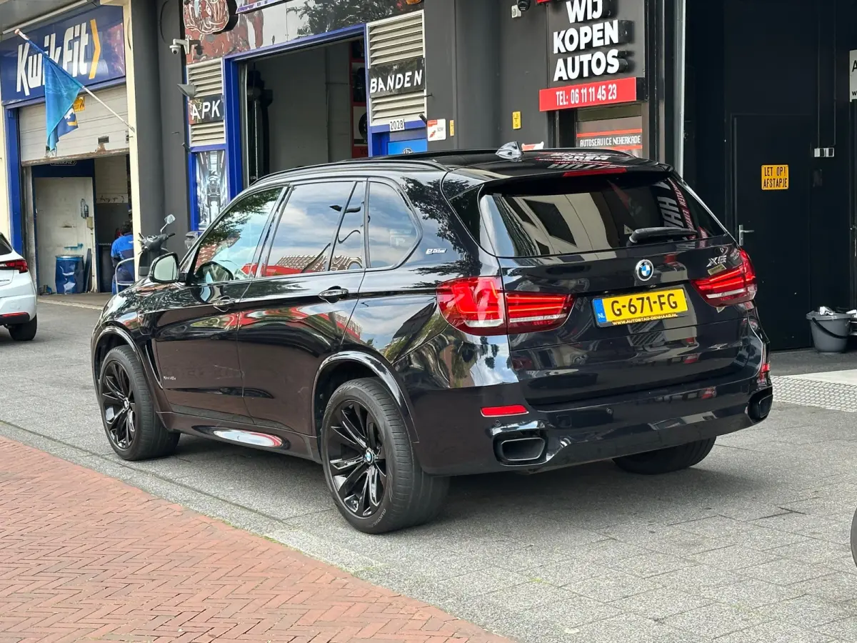 XDrive40e High Executive Aut Leer Navi Camera Pano