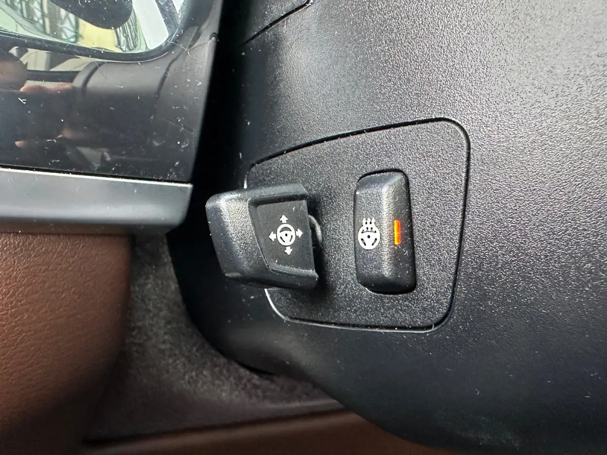 XDrive40e High Executive Aut Leer Navi Camera Pano