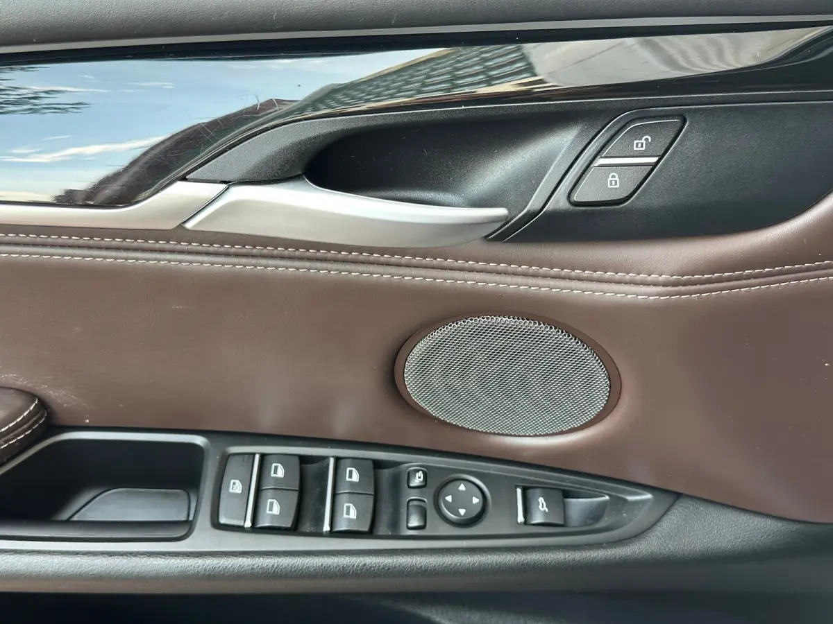 XDrive40e High Executive Aut Leer Navi Camera Pano