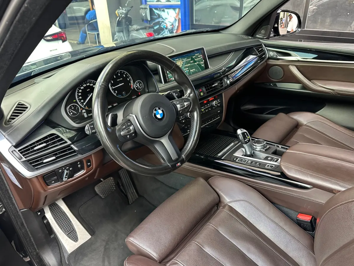 XDrive40e High Executive Aut Leer Navi Camera Pano