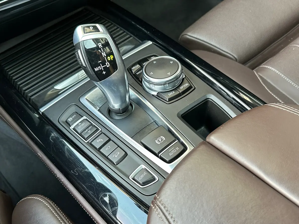 XDrive40e High Executive Aut Leer Navi Camera Pano