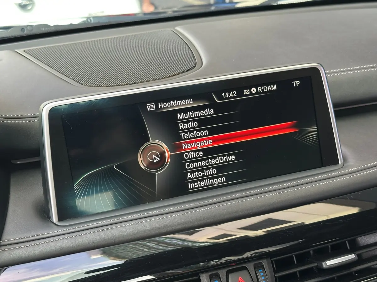 XDrive40e High Executive Aut Leer Navi Camera Pano