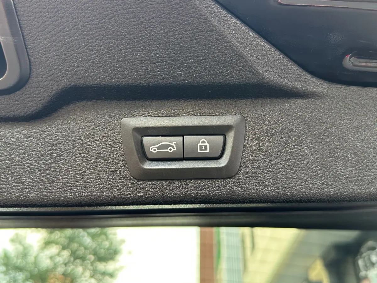 XDrive40e High Executive Aut Leer Navi Camera Pano