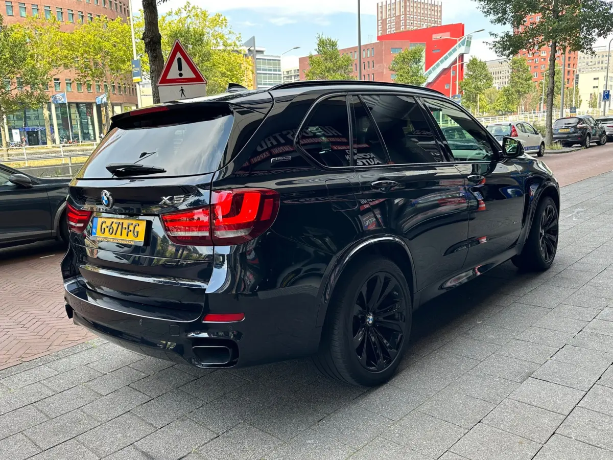 XDrive40e High Executive Aut Leer Navi Camera Pano