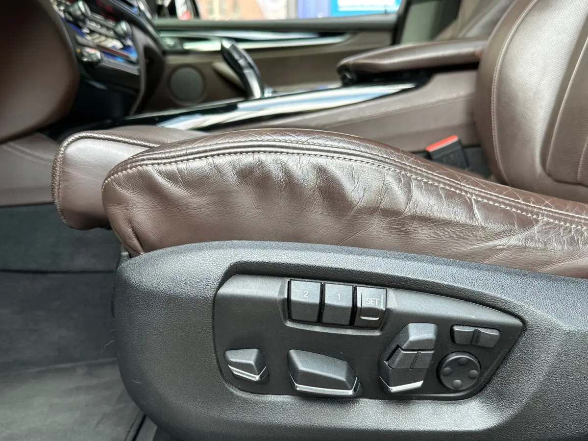 XDrive40e High Executive Aut Leer Navi Camera Pano