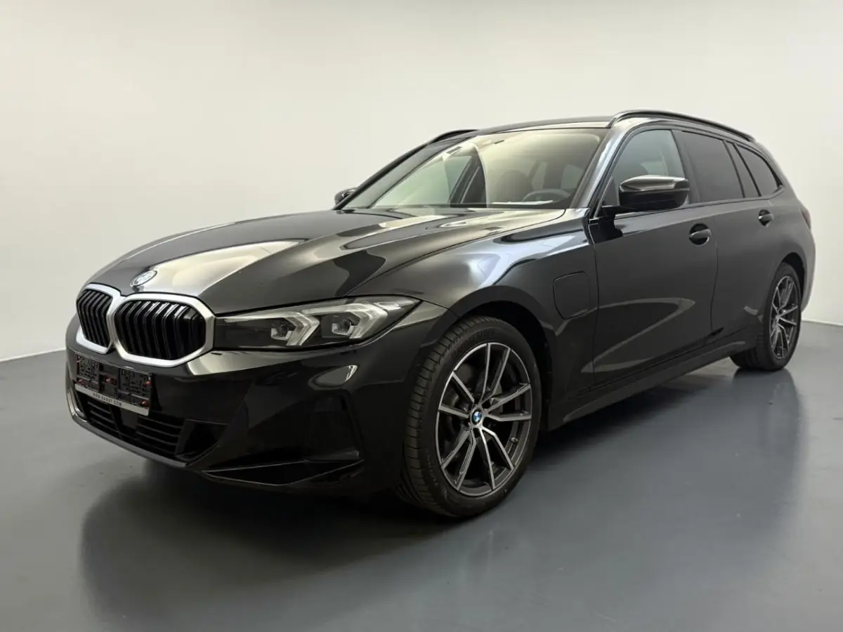 330e ** LED. NAVI+, LEDER, TREKH, SPORTST, ACC, KEYLESS, ALARM, 18-inch LMV ** 1e EIG - UNFALLFREI ** ** INFORMEER OOK NAAR ONZE AANTREKKELIJKE FINANCIAL-LEASE TARIEVEN **