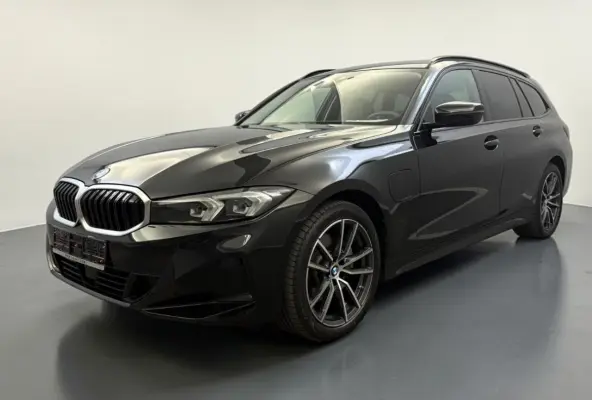 330e ** LED. NAVI+, LEDER, TREKH, SPORTST, ACC, KEYLESS, ALARM, 18-inch LMV ** 1e EIG - UNFALLFREI ** ** INFORMEER OOK NAAR ONZE AANTREKKELIJKE FINANCIAL-LEASE TARIEVEN **