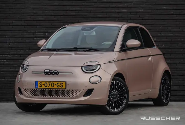 118Pk | 42 kWh | 3+1 La Prima | Leder | Achteruitrijcamera | 17'' | Rose Gold