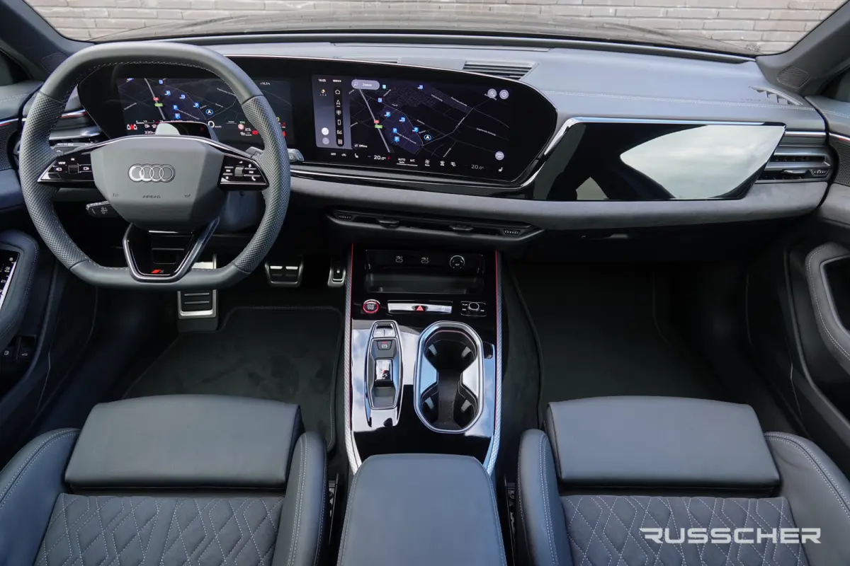 Edition One | 299Pk | quattro | S-Line | Plug-In Hybrid | 360° Camera | Spoiler pack | 22'' |