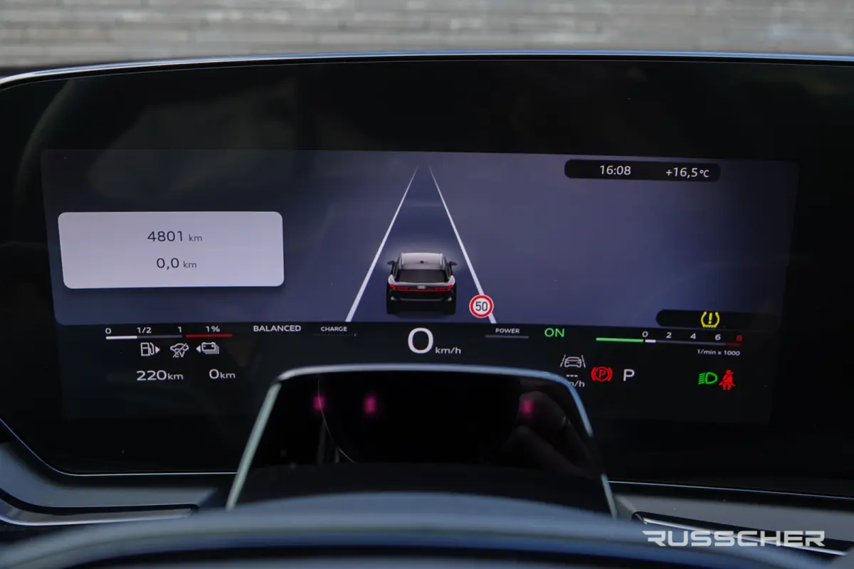 Edition One | 299Pk | quattro | S-Line | Plug-In Hybrid | 360° Camera | Spoiler pack | 22'' |
