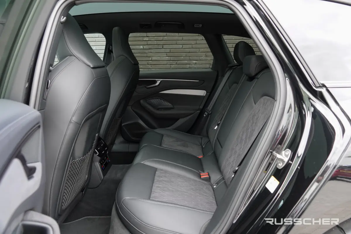 Edition One | 299Pk | quattro | S-Line | Plug-In Hybrid | 360° Camera | Spoiler pack | 22'' |