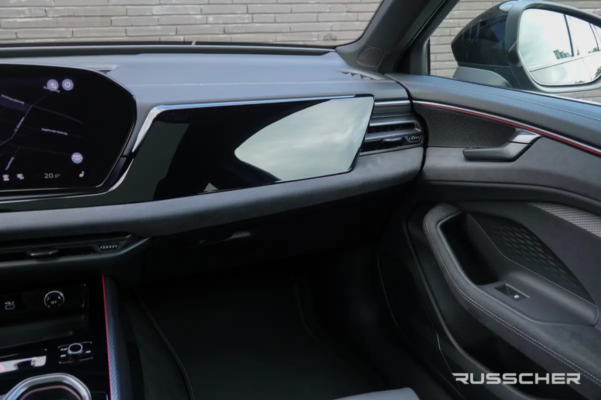 Edition One | 299Pk | quattro | S-Line | Plug-In Hybrid | 360° Camera | Spoiler pack | 22'' |