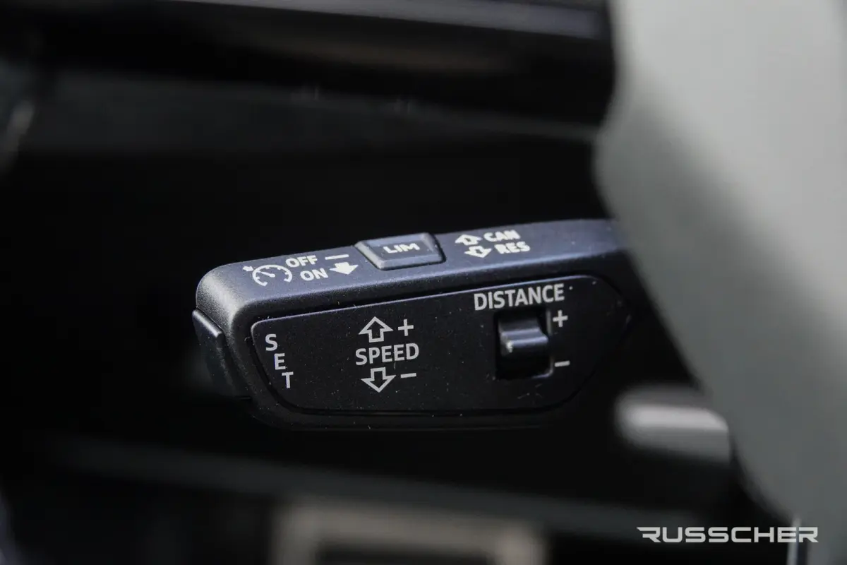 Edition One | 299Pk | quattro | S-Line | Plug-In Hybrid | 360° Camera | Spoiler pack | 22'' |