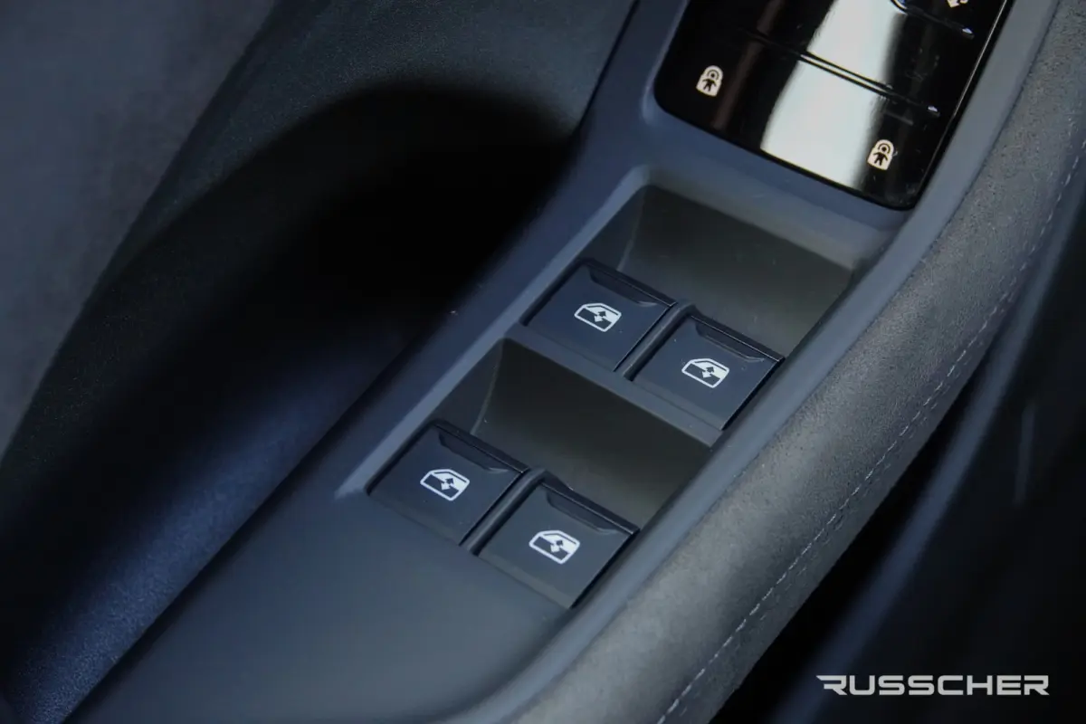 Edition One | 299Pk | quattro | S-Line | Plug-In Hybrid | 360° Camera | Spoiler pack | 22'' |