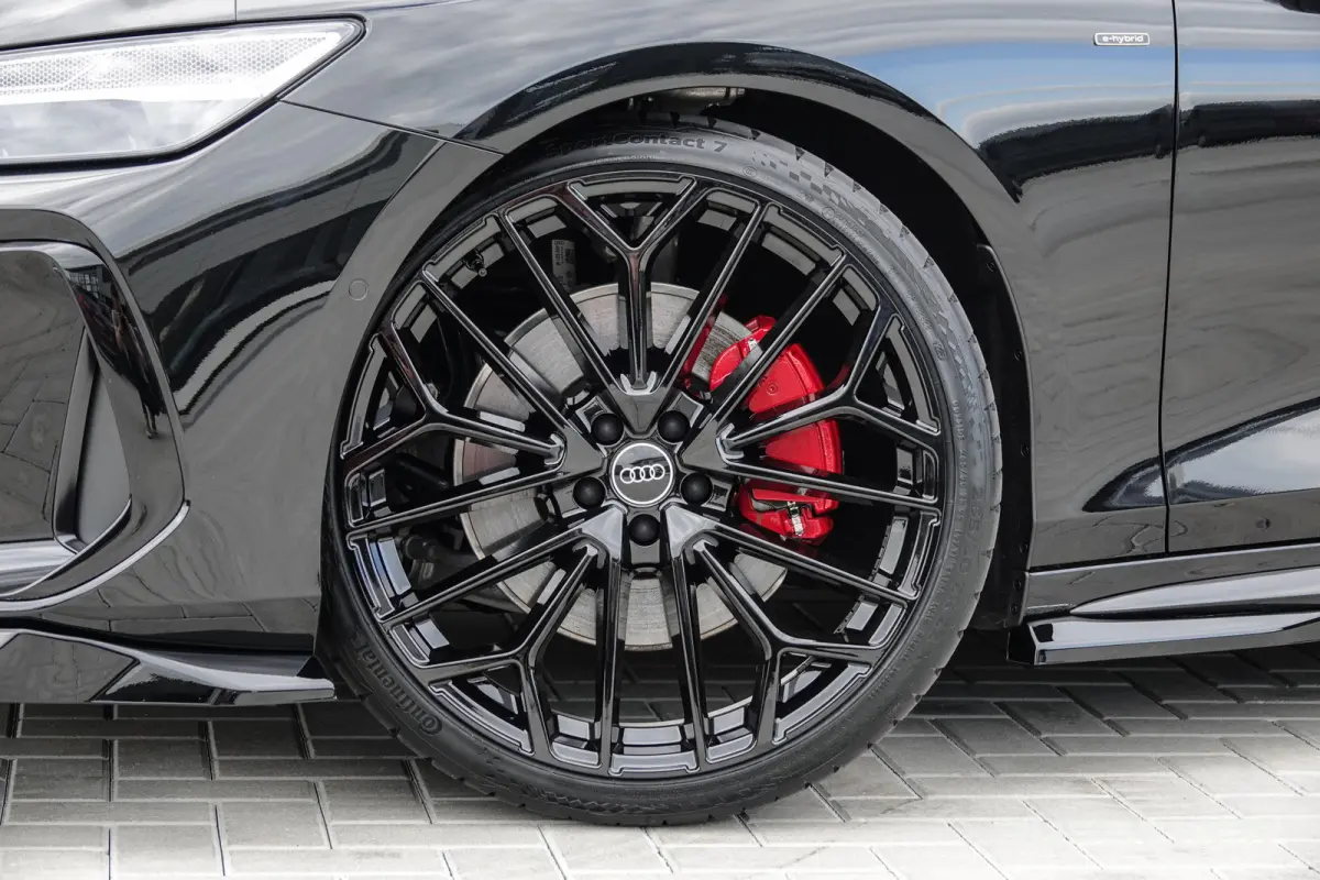 Edition One | 299Pk | quattro | S-Line | Plug-In Hybrid | 360° Camera | Spoiler pack | 22'' |