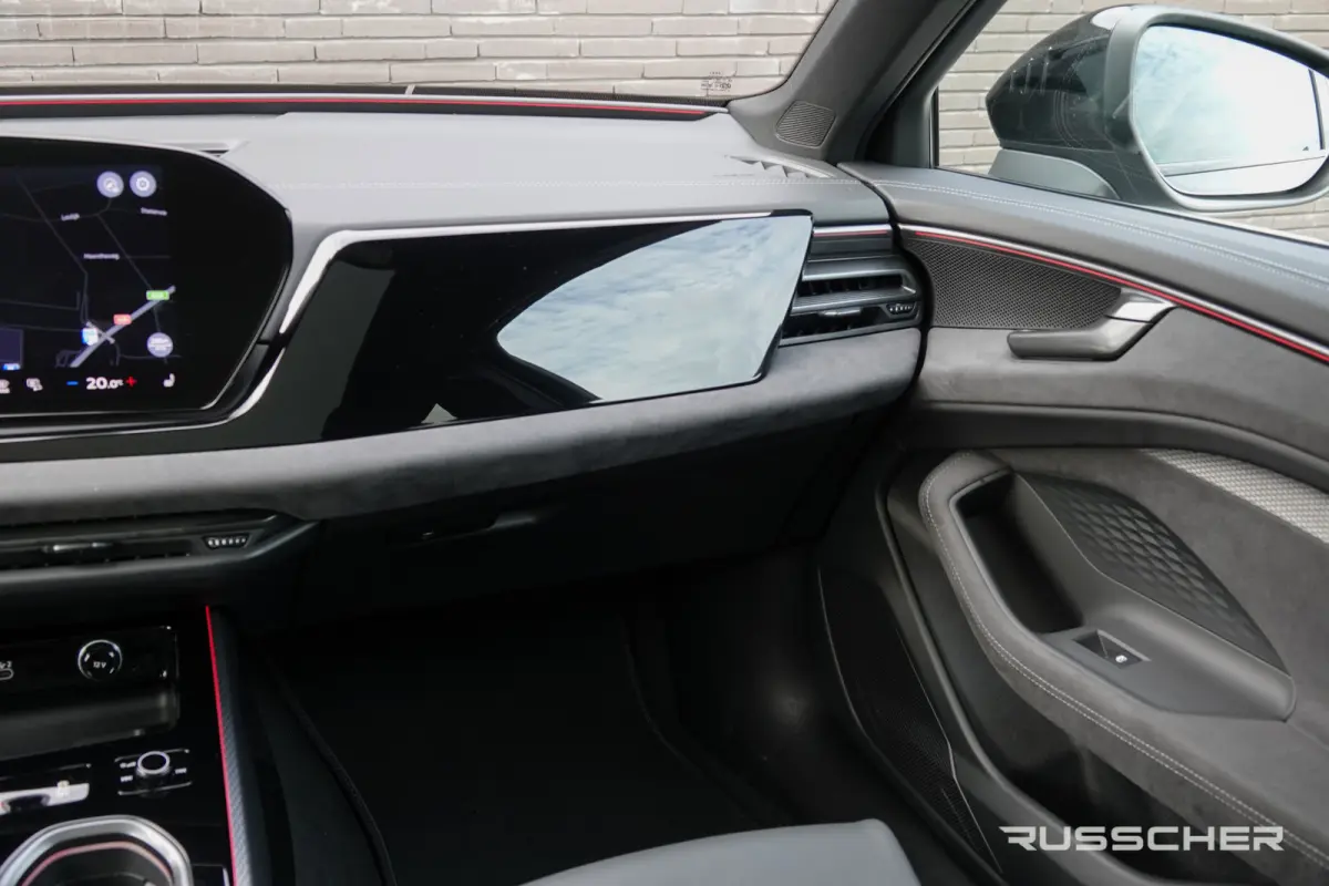 Edition One | e-hybrid 299Pk | quattro | S-Line | Plug-In Hybrid | Panoramadak | 360° Camera | Trekhaak | 21''