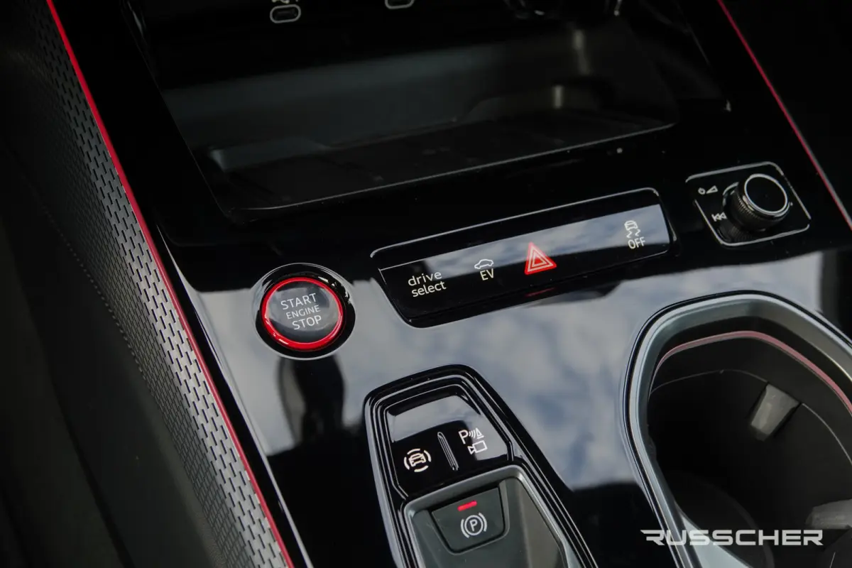 Edition One | e-hybrid 299Pk | quattro | S-Line | Plug-In Hybrid | Panoramadak | 360° Camera | Trekhaak | 21''