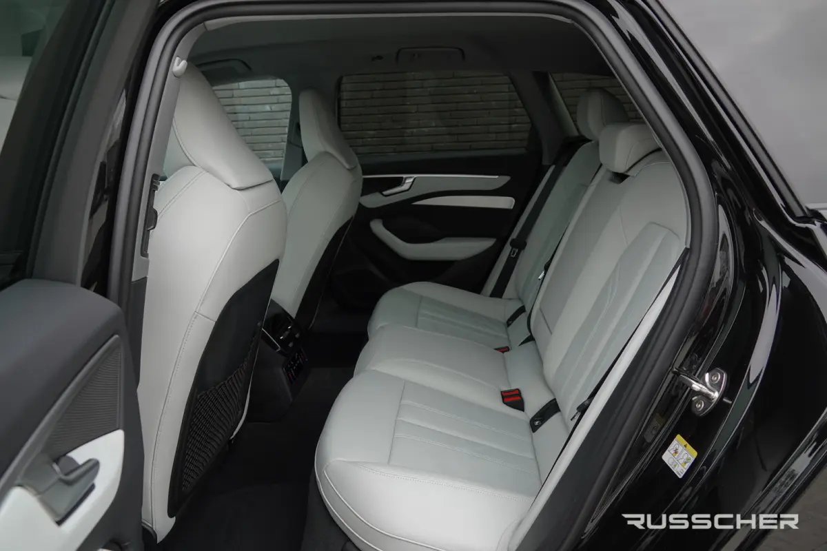 e-hybrid 299Pk | Advanced | Quattro | Plug-in Hybrid | MMI Bijrijdersdisplay | 360° Camera | Leder | 21''