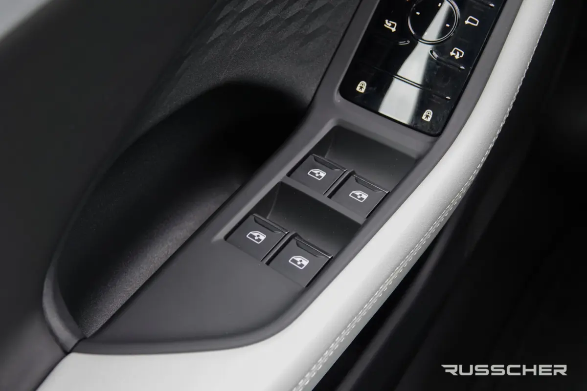e-hybrid 299Pk | Advanced | Quattro | Plug-in Hybrid | MMI Bijrijdersdisplay | 360° Camera | Leder | 21''