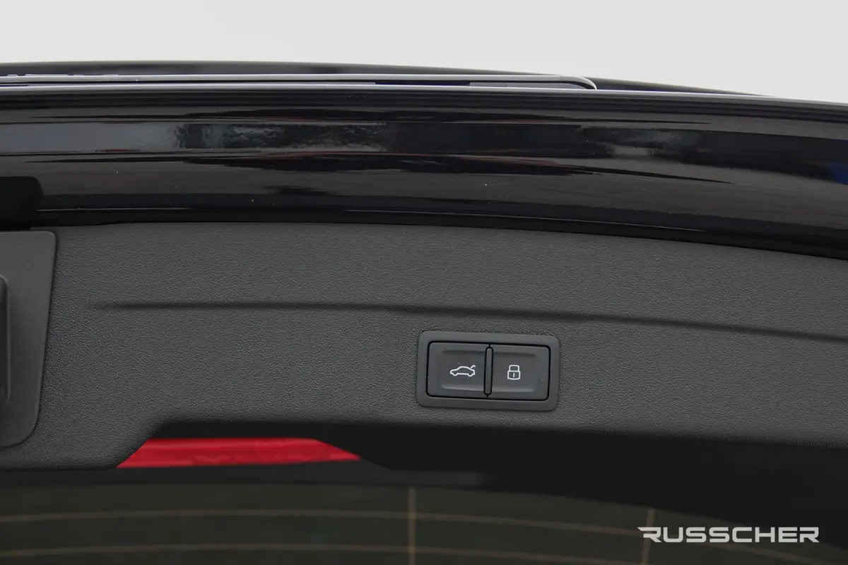 e-hybrid 299Pk | Advanced | Quattro | Plug-in Hybrid | MMI Bijrijdersdisplay | 360° Camera | Leder | 21''