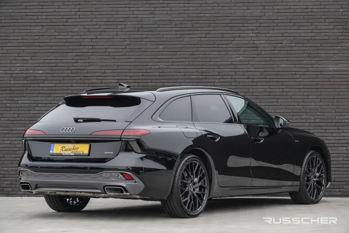 e-hybrid 299Pk | Advanced | Quattro | Plug-in Hybrid | MMI Bijrijdersdisplay | 360° Camera | Leder | 21''