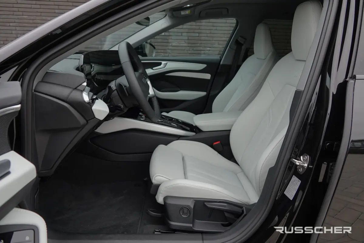 e-hybrid 299Pk | Advanced | Quattro | Plug-in Hybrid | MMI Bijrijdersdisplay | 360° Camera | Leder | 21''