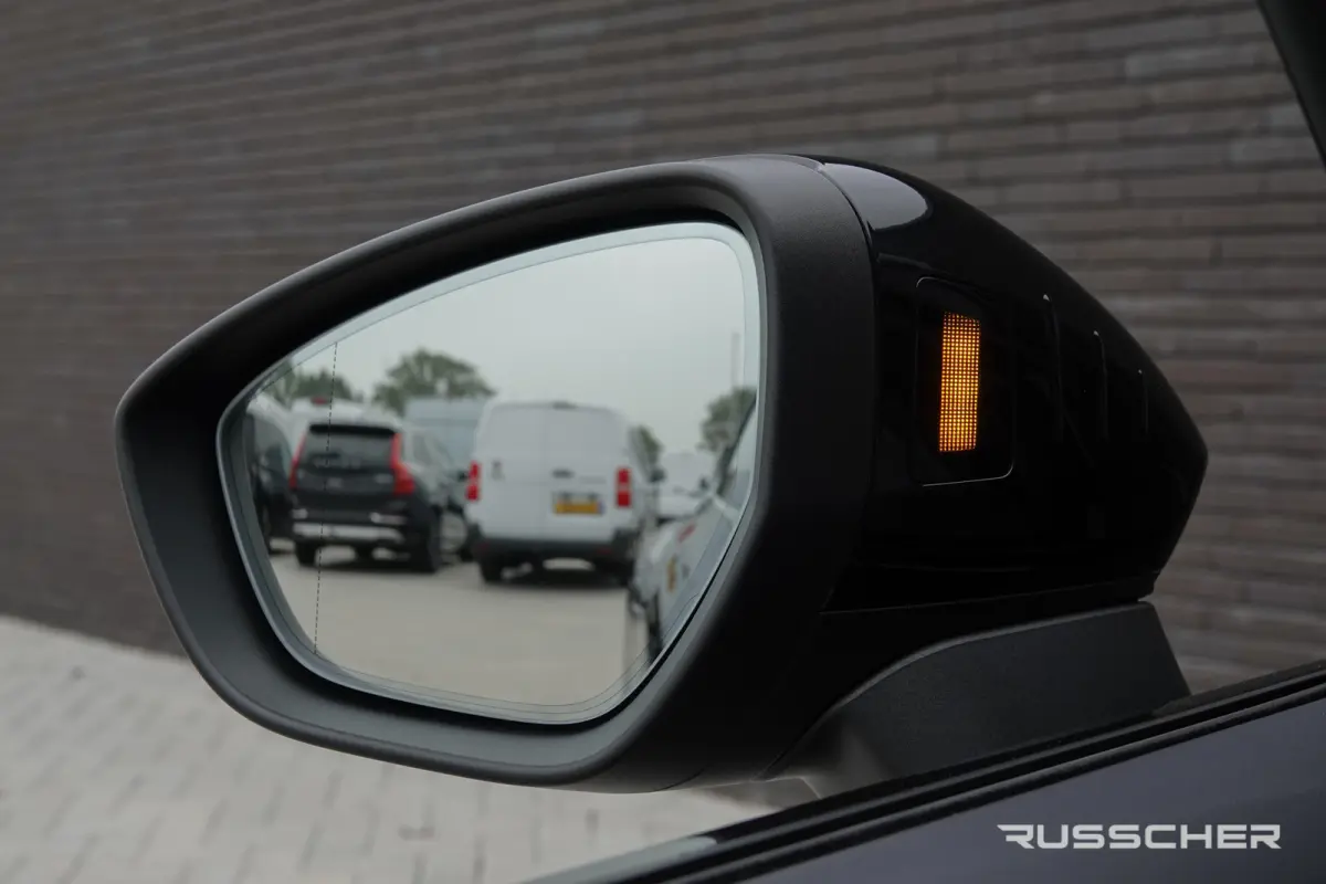 e-hybrid 299Pk | Advanced | Quattro | Plug-in Hybrid | MMI Bijrijdersdisplay | 360° Camera | Leder | 21''